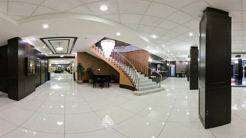 Armon Plaza Montreal Airpt, Trademark Collection By Wyndham Екстериор снимка
