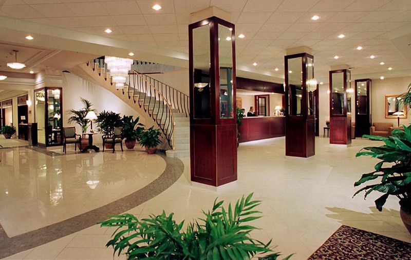 Armon Plaza Montreal Airpt, Trademark Collection By Wyndham Екстериор снимка